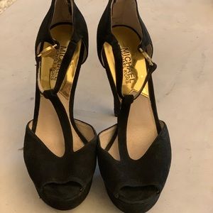 Michael Kors T Strap Suede, open toe platform